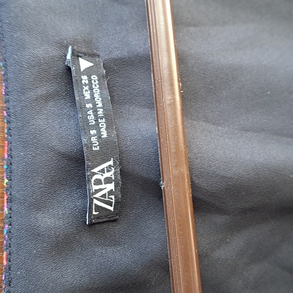 Zara USA S EUR 5 red rose floral elastic waist 1/2 top with puffy sleeves - Picture 2 of 4